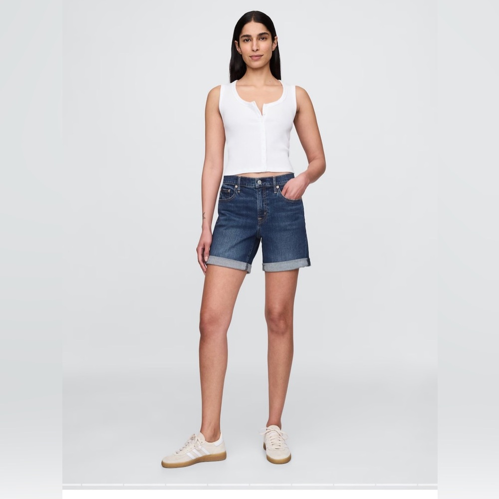 GAP Classic 5 Inch Denim Girlfriend Dark Wash Modrise Blue Women's Shorts Sz 25